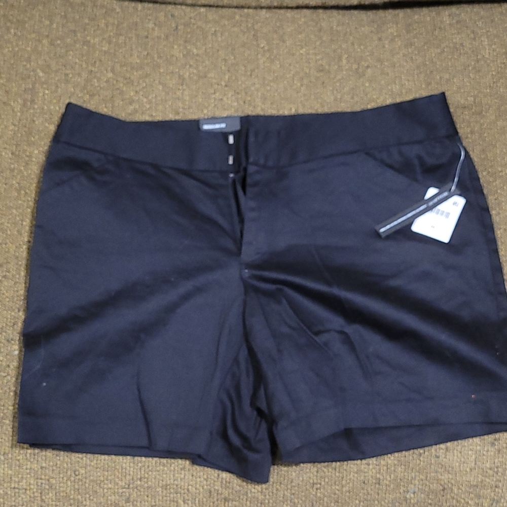 Inc NWT sz 10 black shorts